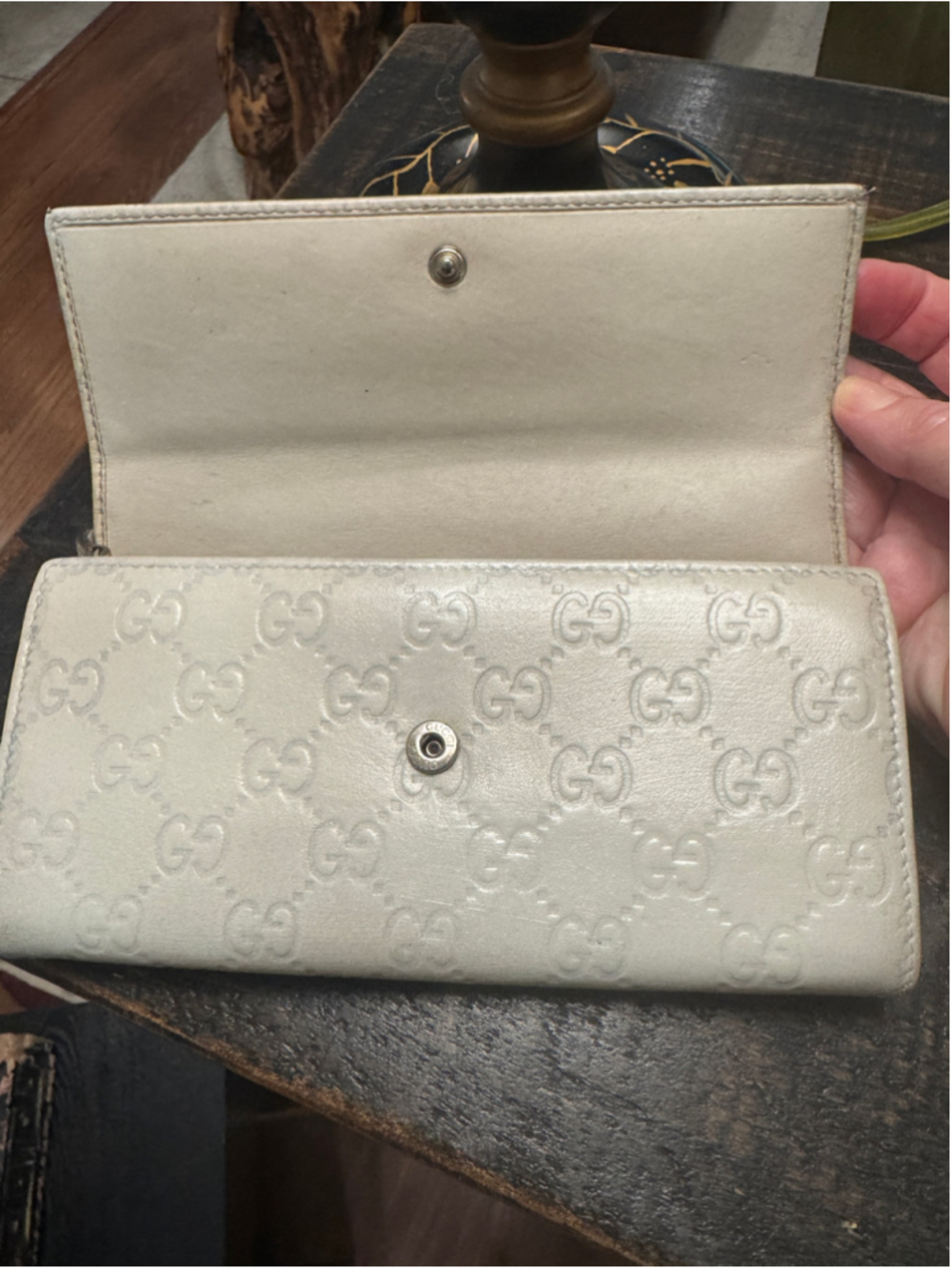 Gucci Guccissima Heart Light Gray Logo Wallet - Picture 4 of 9